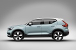 2019 Volvo XC40 T5 Momentum AWD in Amazon Blue - Static Side View